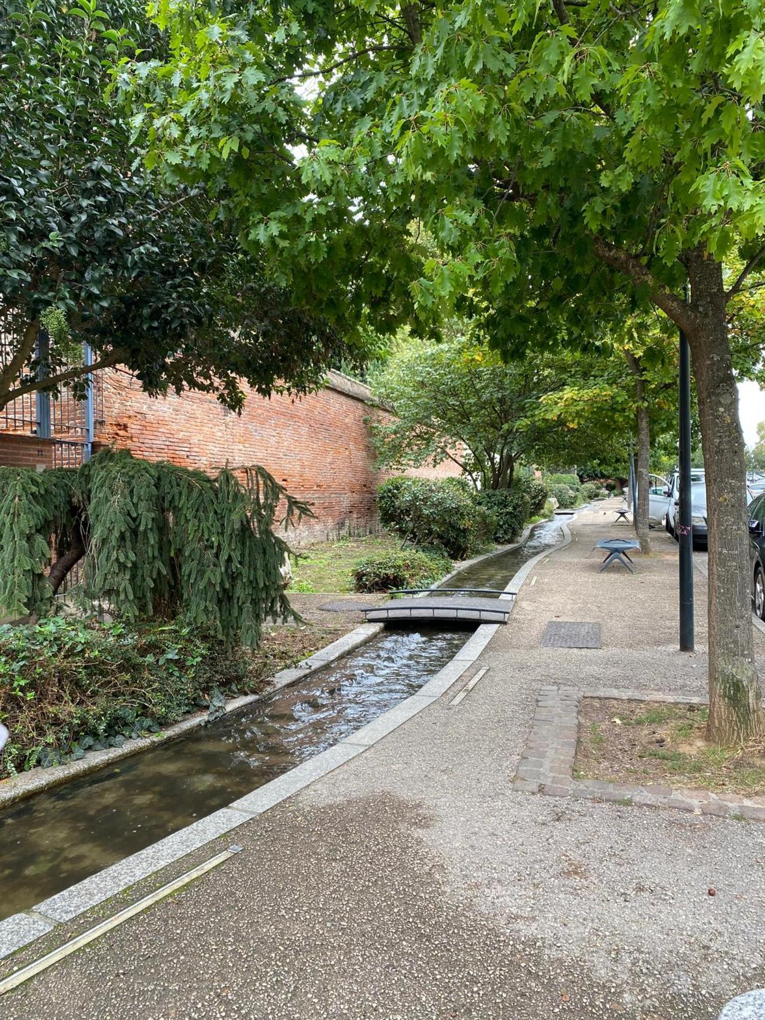 トゥールーズMeuble Tourisme Carmes 2 Etoiles, Entree Autonome,Wifi, Climatise, Petit Parking Priveアパートメント エクステリア 写真