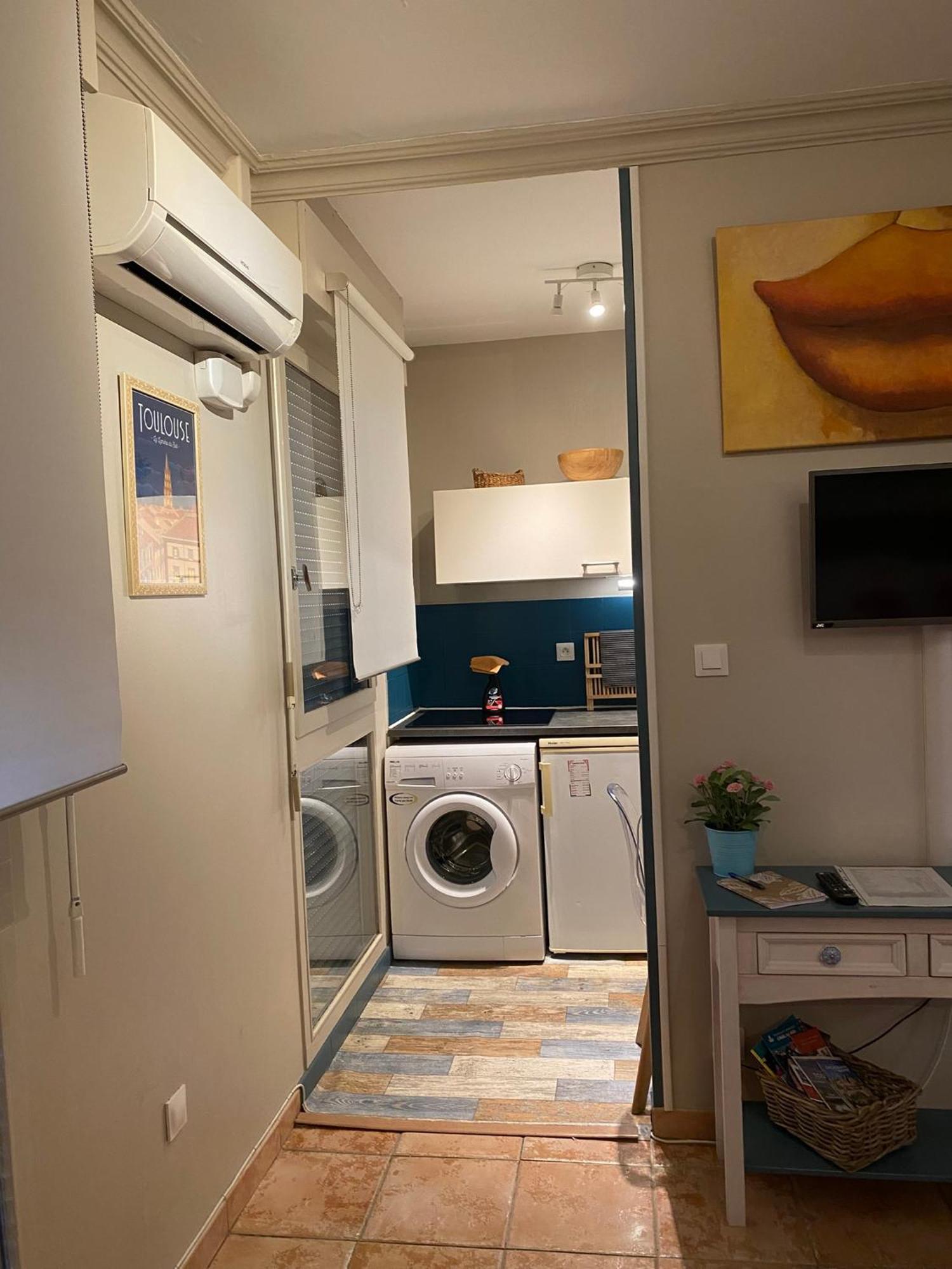 トゥールーズMeuble Tourisme Carmes 2 Etoiles, Entree Autonome,Wifi, Climatise, Petit Parking Priveアパートメント エクステリア 写真